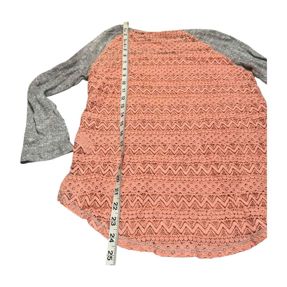 Maurices Coral Lace Front Top Grey Raglan Long Sleeves Womens Medium - Picture 5 of 7